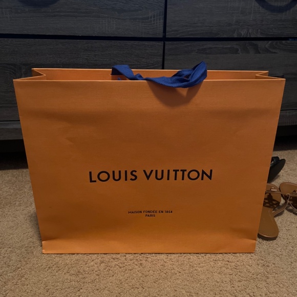 High rise Louis Vuitton bum bag - Picture 4 of 6